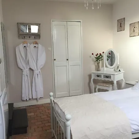 No 3 Route De Lingramiere Bed & Breakfast
